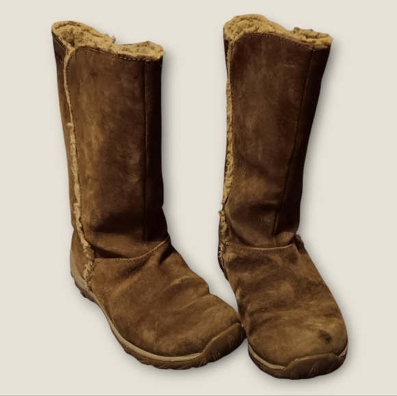 PATAGONIA WOMEN'S SIZE 6.5 BROWN LEATHER BOOTS. - Picture 3 of 8